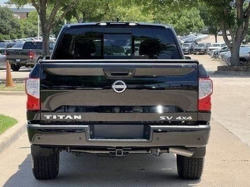 Used 2024 Nissan Titan SV AWD/4WD image 5