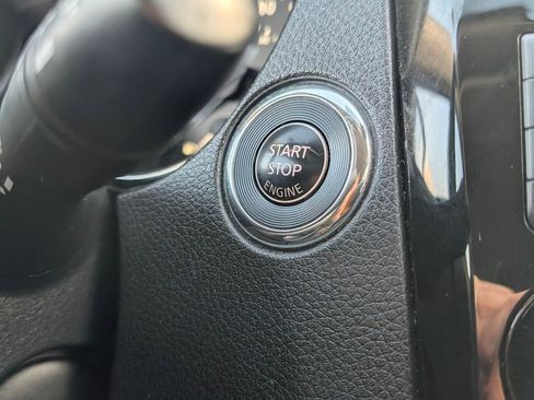 Used 2019 Nissan Rogue SV image 28