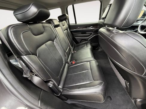 Used 2022 Jeep Grand Cherokee Limited 4xe image 18