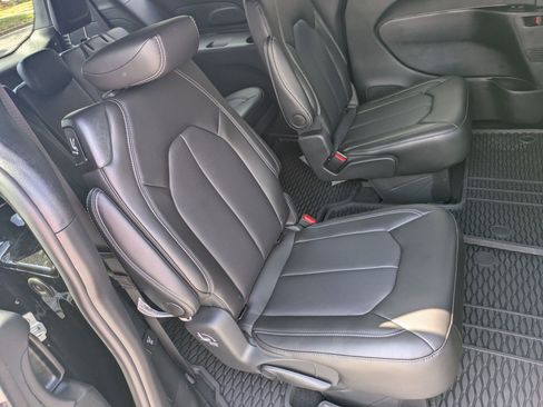 New 2026 Chrysler Pacifica Select image 27