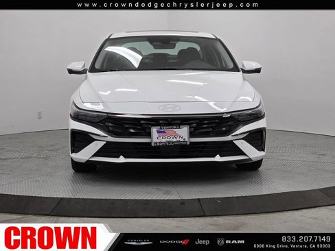Used 2024 Hyundai Elantra Limited FWD image 2