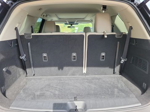 Used 2022 Nissan Pathfinder SV w/ SV Premium Package image 31