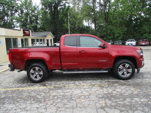 Used 2017 Chevrolet Colorado LT w/ LT Convenience Package RWD image 11