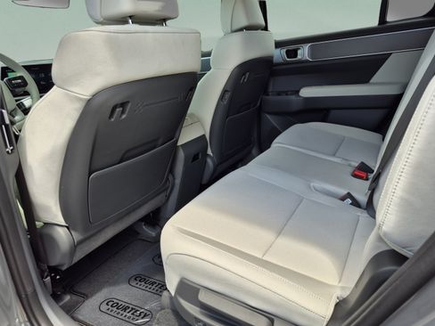 New 2027 Hyundai Santa Fe SE FWD image 18