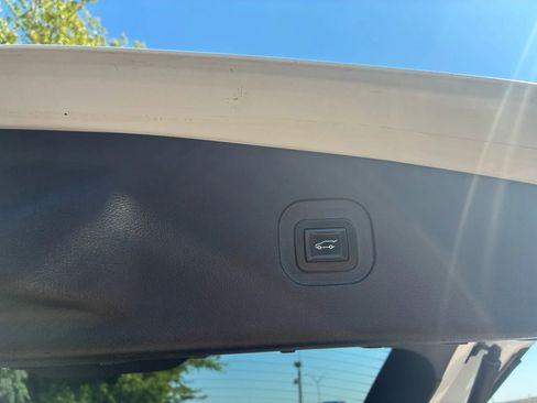 Used 2017 Chevrolet Equinox LT w/ Convenience Package image 13