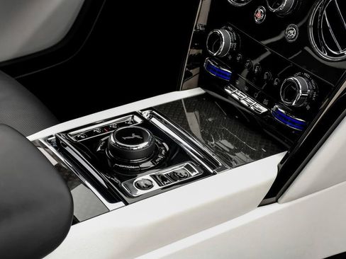Used 2022 Rolls-Royce Cullinan Black Badge AWD/4WD image 21