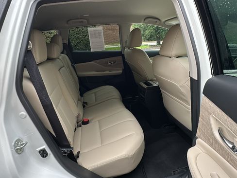 Used 2024 Nissan Murano SV AWD/4WD image 25