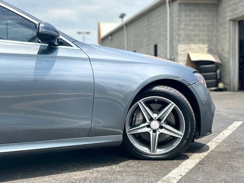 Used 2017 Mercedes-Benz E 300 4MATIC image 4