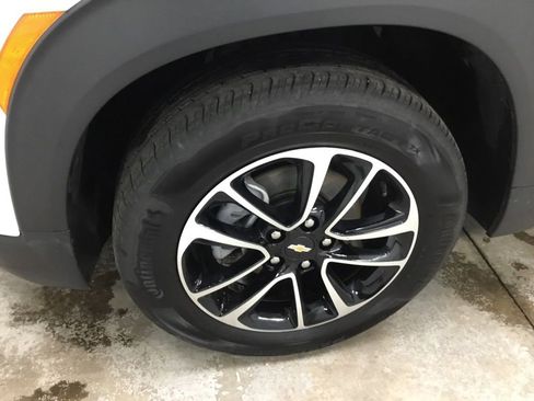 Used 2025 Chevrolet TrailBlazer LT image 4