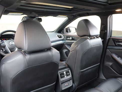 Used 2021 Nissan Maxima SR w/ Sport Mat Group image 19