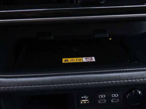 Used 2023 Toyota Highlander XLE image 34