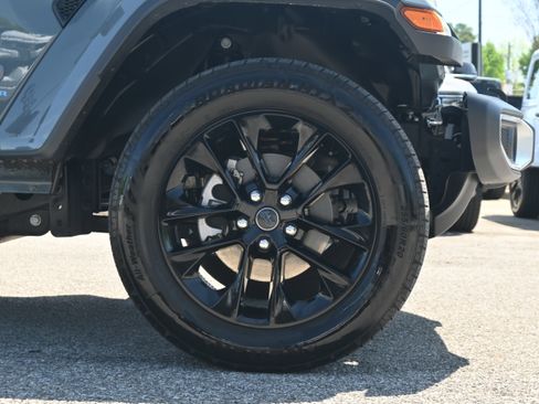 Used 2025 Jeep Wrangler Sahara w/ Safety Group image 22