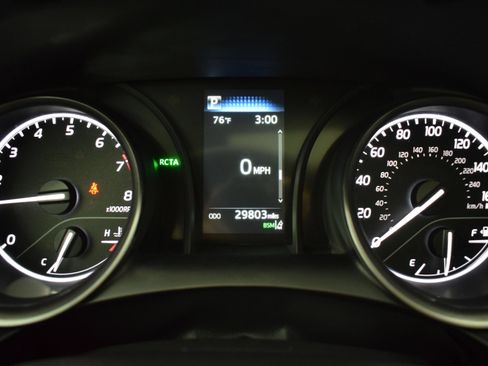 Used 2023 Toyota Camry SE w/ Cold Weather Package FWD image 18