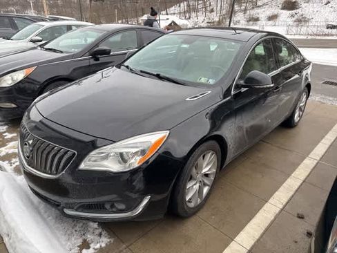 Used 2017 Buick Regal image 1