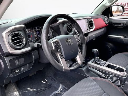 Used 2020 Toyota Tacoma SR5 image 17