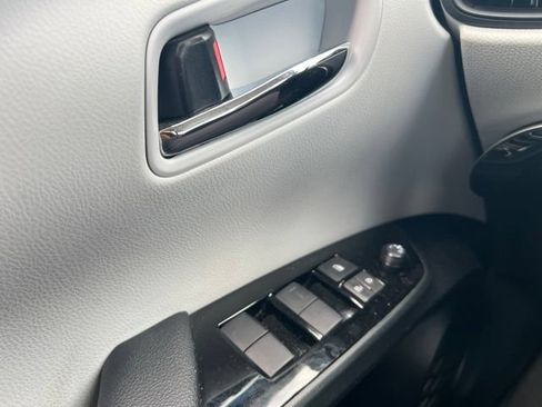 Used 2021 Toyota Prius LE FWD image 19