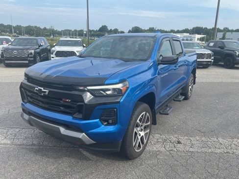 Used 2024 Chevrolet Colorado Z71 w/ Z71 Convenience Package 2 AWD/4WD image 4