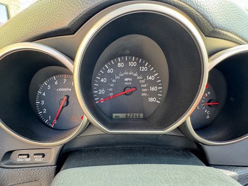 Used 2004 Lexus SC 430 Convertible image 25