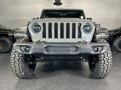 Used 2020 Jeep Wrangler Unlimited Sport S image 3
