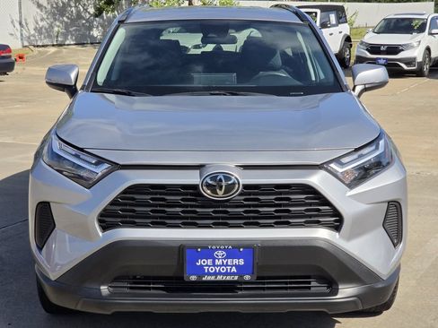 Used 2025 Toyota RAV4 XLE FWD image 3