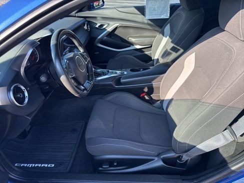 Used 2024 Chevrolet Camaro LT w/ Technology Package image 11