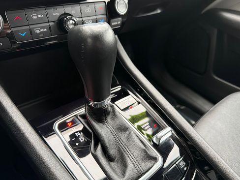 Used 2023 Jeep Compass Limited image 20