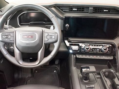 Used 2024 GMC Sierra 1500 AT4 w/ Technology Package AWD/4WD image 15