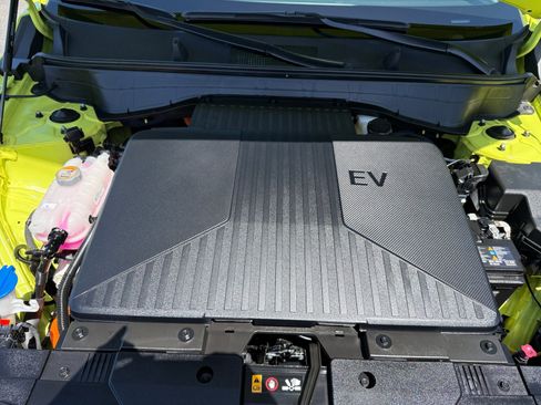 Certified 2025 Hyundai Kona Limited FWD image 20
