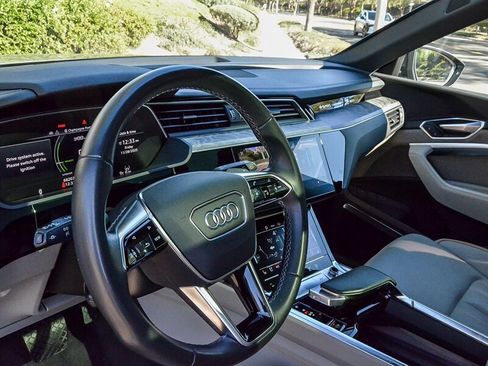 Used 2022 Audi e-tron Chronos w/ Chronos Package image 37