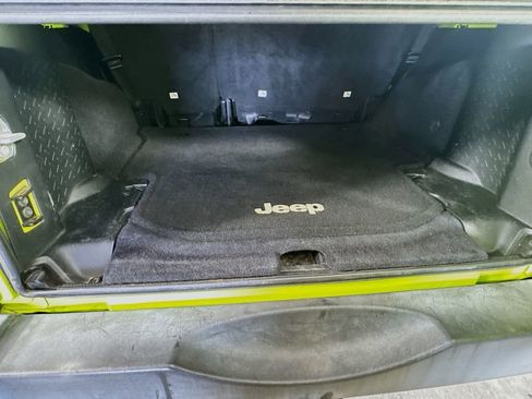 Used 2017 Jeep Wrangler Unlimited Rubicon w/ Connectivity Group AWD/4WD image 24