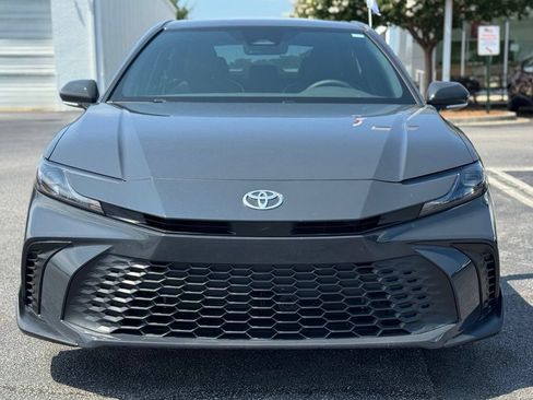Used 2025 Toyota Camry SE w/ Convenience Package FWD image 4