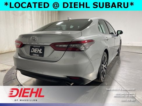 Used 2021 Toyota Camry XLE image 7