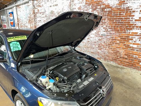 Used 2015 Volkswagen Passat 1.8T S image 71