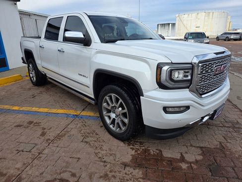 Used 2017 GMC Sierra 1500 Denali image 3