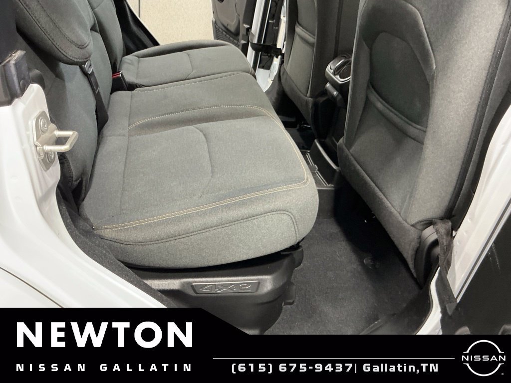 Used 2024 Jeep Wrangler Unlimited w/ Convenience Group AWD/4WD image 18