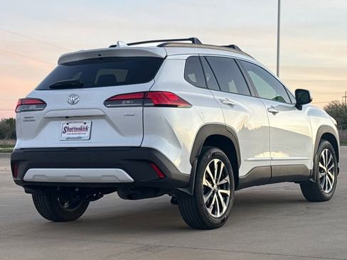 Used 2024 Toyota Corolla Cross XLE w/ Convenience Package image 8