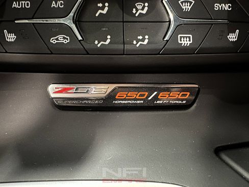 Used 2016 Chevrolet Corvette Z06 w/ 3LZ Preferred Equipment Group image 31