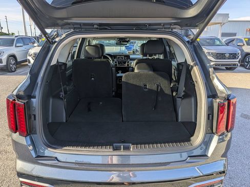 Used 2023 Kia Sorento EX FWD image 9