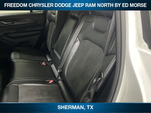 Used 2023 Jeep Grand Cherokee Altitude image 8