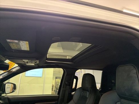 Used 2025 Toyota Tacoma TRD Pro image 2