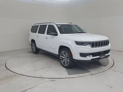 New 2025 Jeep Wagoneer L Series II image 3