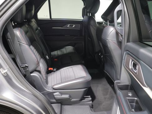 Used 2025 Ford Explorer ST-Line w/ ST-Line Street Pack AWD/4WD image 20