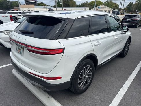 Used 2022 Lincoln Corsair Standard w/ Equipment Group 101A image 3