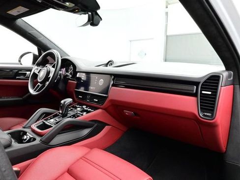 Certified 2022 Porsche Cayenne Turbo GT AWD/4WD image 20