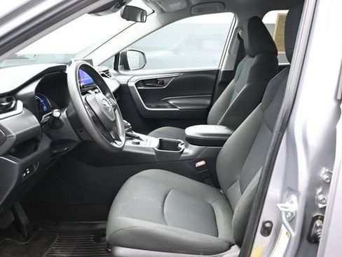 Used 2023 Toyota RAV4 LE AWD/4WD image 8
