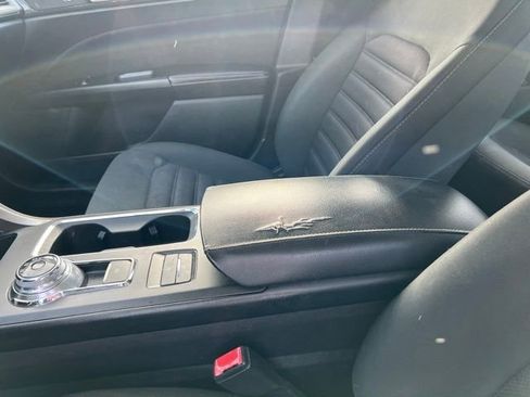 Used 2017 Ford Fusion SE image 10