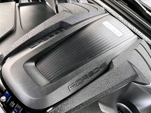 Certified 2025 Porsche Macan S AWD/4WD image 34