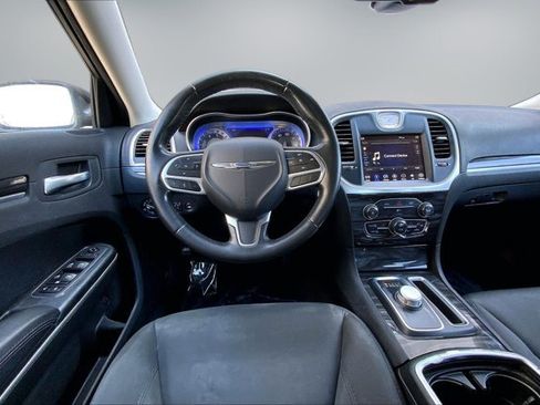Used 2019 Chrysler 300 Touring w/ Sport Appearance Package AWD/4WD image 4