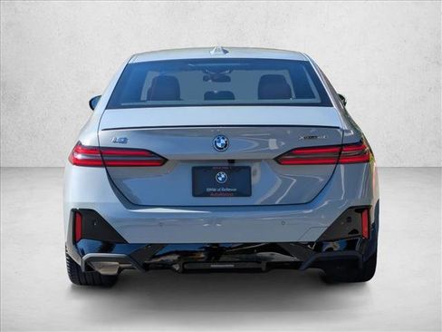 Used 2026 BMW i5 eDrive40 image 7