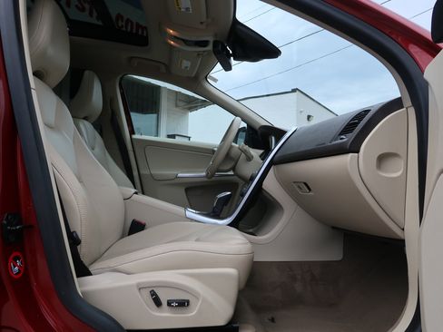 Used 2013 Volvo XC60 3.2 AWD/4WD image 28